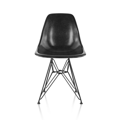 Eames Fiberglass Side Chair / DFSR